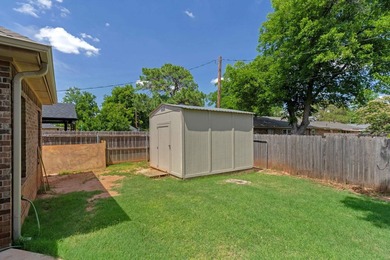 Beautifully designed home featuring freshly installed carpet - photo 30