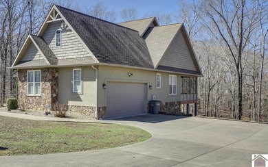 Experience lake living in this beautifully designed 4 bedroom, 3 - photo 5
