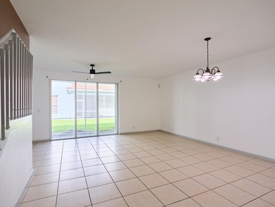 Located in the gated community of Thousand Oaks, this 3-bedroom - photo 4