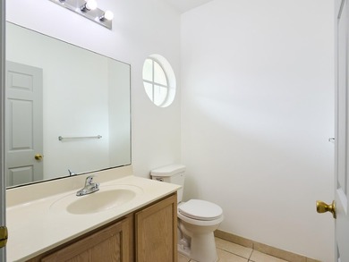 Located in the gated community of Thousand Oaks, this 3-bedroom - photo 5