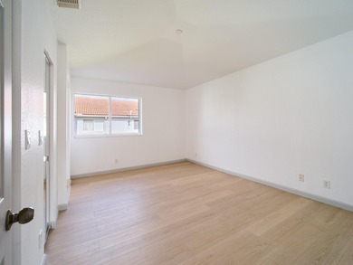 Located in the gated community of Thousand Oaks, this 3-bedroom - photo 7