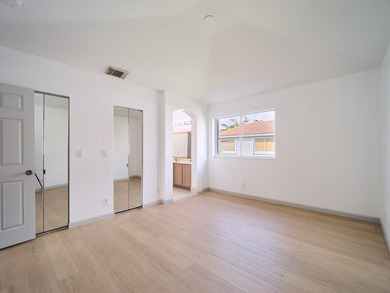 Located in the gated community of Thousand Oaks, this 3-bedroom - photo 8