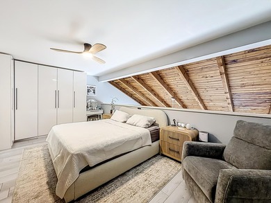 STUNNING WATERFRONT VILLA - COMPLETELY MOVE IN READY WITH - photo 6