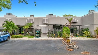 STUNNING WATERFRONT VILLA - COMPLETELY MOVE IN READY WITH - photo 7