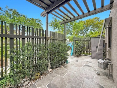 STUNNING WATERFRONT VILLA - COMPLETELY MOVE IN READY WITH - photo 9