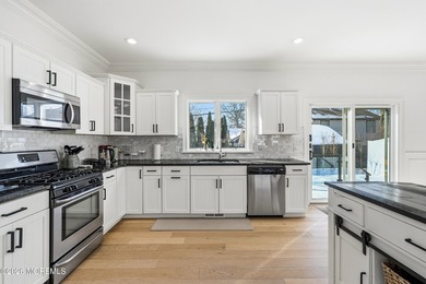 Amazing home in West Allenhurst with beautiful views of the lake - photo 11