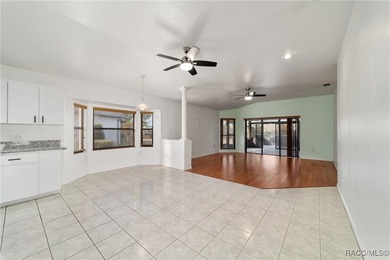Come see the new roof and exterior Paint! Low-maintenance - photo 15