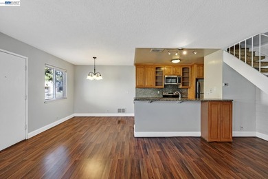 Welcome to this beautifully maintained 2 bedroom, 1 bath - photo 6