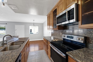 Welcome to this beautifully maintained 2 bedroom, 1 bath - photo 8