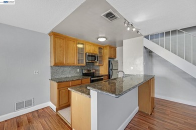 Welcome to this beautifully maintained 2 bedroom, 1 bath - photo 9