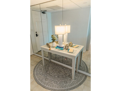 This newly remodeled and beautifully maintained 3-bedroom with - photo 28