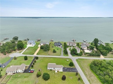 Wonderful Location in River Bank Acres in the heart of - photo 3