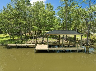Discover the perfect canvas for your coastal dream home on this - photo 15