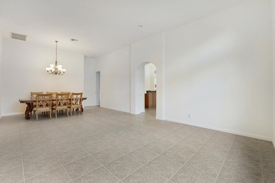 Welcome to Beautiful Bellaggio. This lovingly maintained - photo 16