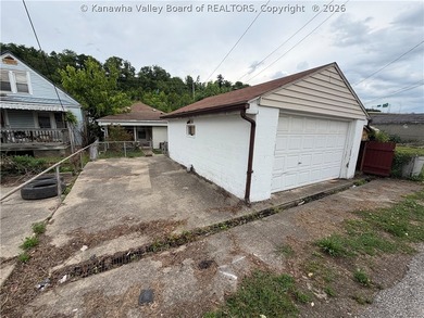 Step into this abundance of potential! This two bed one bath - photo 23