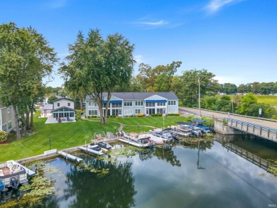 Lake Condo For Sale in Syracuse, Indiana