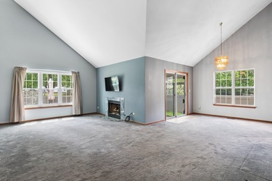 Welcome To This Desirable Columbus Model Located In A Vibrant - photo 4