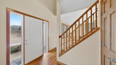 Exceptional 2-story home in desirable Scenic Oaks SW with - photo 4