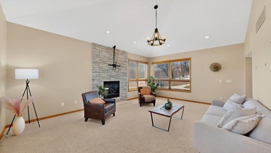 Exceptional 2-story home in desirable Scenic Oaks SW with - photo 5