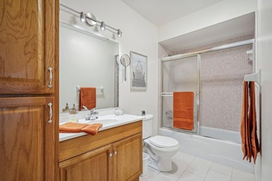 Experience relaxed coastal living in this furnished 2-bed - photo 15