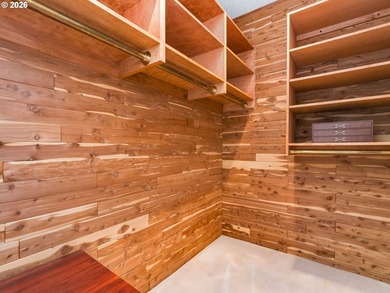 Exquisite custom home with timeless quality features throughout - photo 19