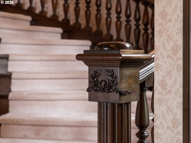 Exquisite custom home with timeless quality features throughout - photo 20