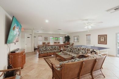 Experience relaxed coastal living in this furnished 2-bed - photo 23