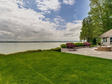 Exquisite custom home with timeless quality features throughout - photo 25