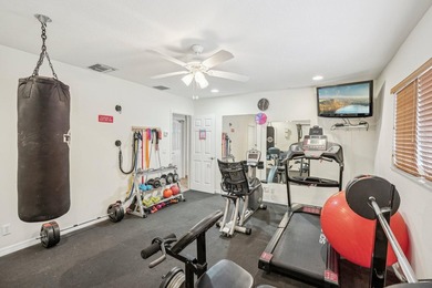Experience relaxed coastal living in this furnished 2-bed - photo 26