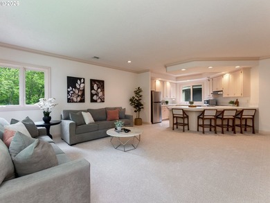 Exquisite custom home with timeless quality features throughout - photo 27