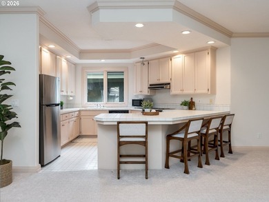 Exquisite custom home with timeless quality features throughout - photo 28