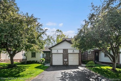 Lake Condo For Sale in Clarkston, Michigan