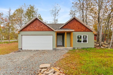 Lake Carobeth Home For Sale in Tobyhanna Pennsylvania