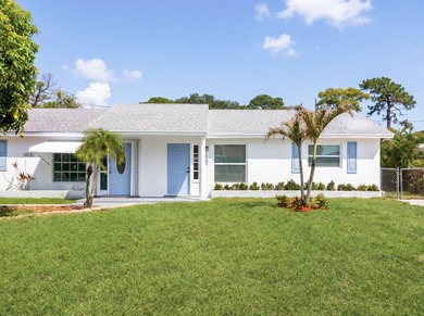 Welcome to this charming FULLY RENOVATED 2-bedroom, 1-bathroom - photo 1