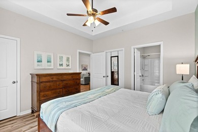 Beautiful top-floor, two-bedroom, two-bath condo with vaulted - photo 17