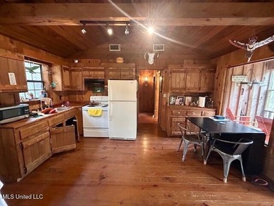 Secluded and peaceful, this charming 2-bedroom, 2-bath cabin - photo 8