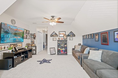 Welcome to this stunning 4 bed, 3 bath pool home in the heart of - photo 25