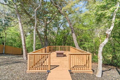 Welcome to this stunning 4 bed, 3 bath pool home in the heart of - photo 31