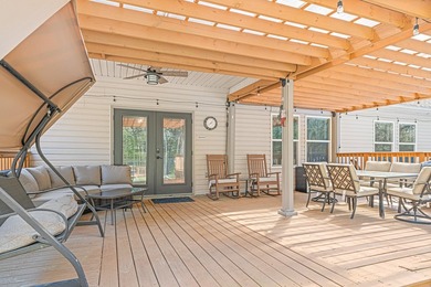 Welcome to this stunning 4 bed, 3 bath pool home in the heart of - photo 37