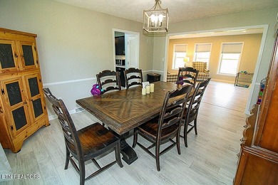 Welcome home to this spacious 5BR/3BA split foyer on a level lot - photo 6