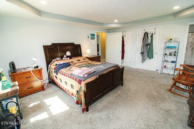 Welcome home to this spacious 5BR/3BA split foyer on a level lot - photo 10