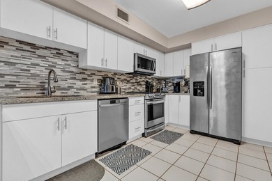 Location is everything! This 3-bedroom, 2-bath condo in Windwood - photo 1