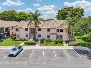 Location is everything! This 3-bedroom, 2-bath condo in Windwood - photo 2
