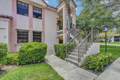 Location is everything! This 3-bedroom, 2-bath condo in Windwood - photo 3
