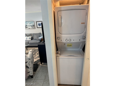 This is a wonderful 2 bedroom plus sunroom/den, 2 bath with - photo 12