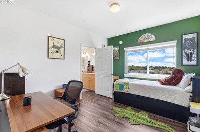 Don't miss this rare chance to own a remarkable penthouse - photo 17