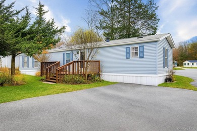 Lake Home For Sale in Hopewell Junction, New York