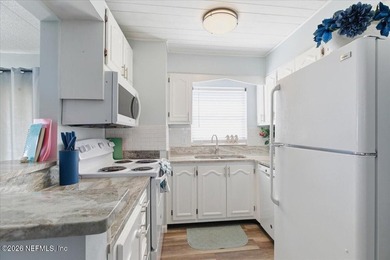 Welcome to easy coastal living just steps from the ocean! This - photo 2