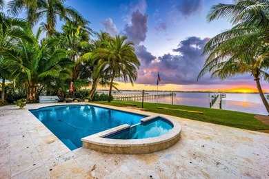 Stunning 4BR + den / 3BA Key West-style waterfront estate in - photo 3