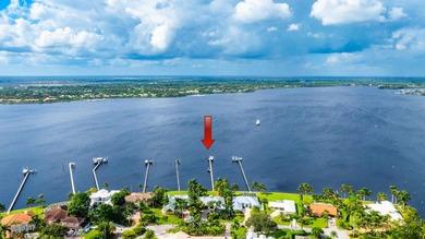 Stunning 4BR + den / 3BA Key West-style waterfront estate in - photo 10